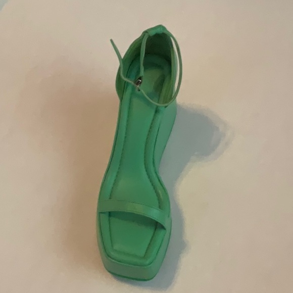 Green Nappa leather wedge with dust bag, buckled strap, heel 5.3 inches - Picture 4 of 6